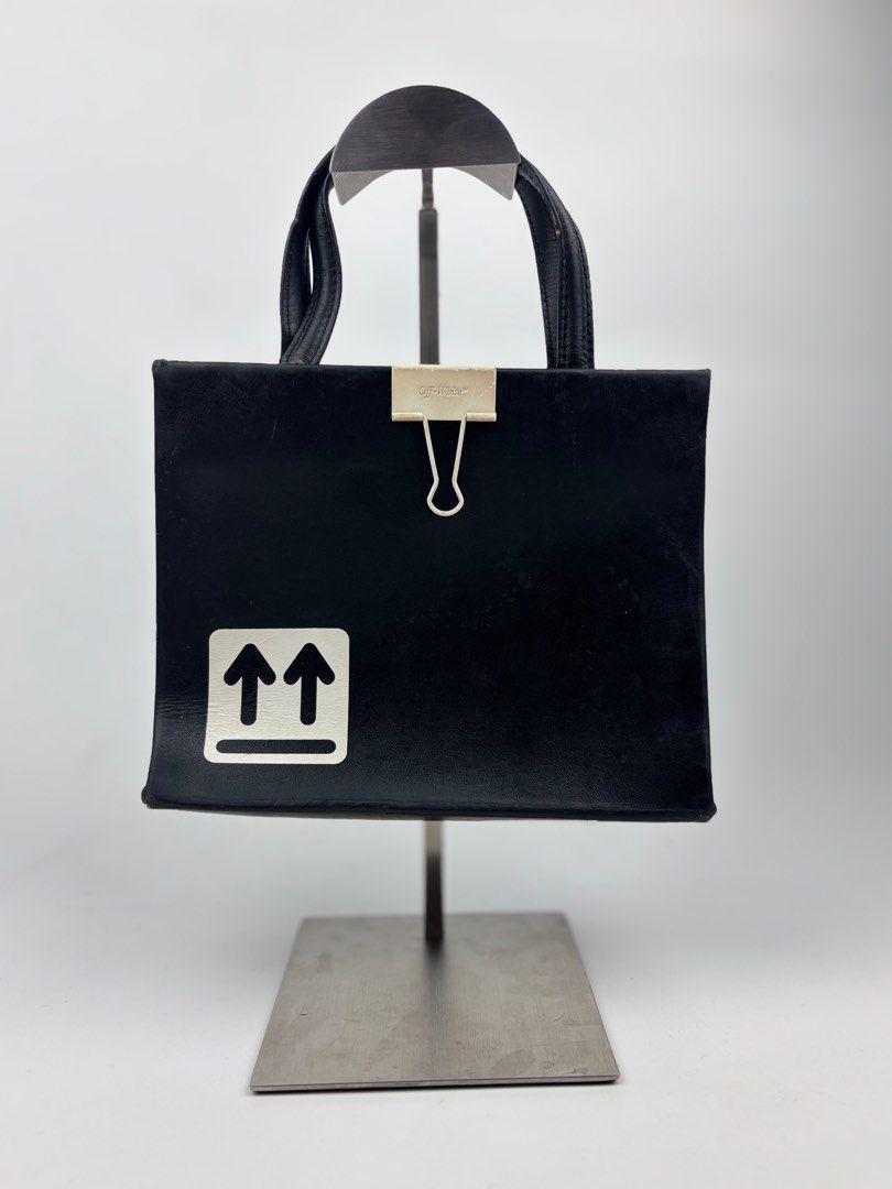 Off-White Small box handbag (Category: Luxury Bags & Wallets) located in Paranaque City. Submitted by ragrepository (Listing ID 1368555163, Image 2). Description: OFFWHITE Condition- 8/10 Flaw- Scratches, Rubs Rare .