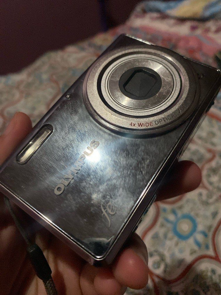 Olympus FE 4000 (Category: Cameras) located in Pasig City. Submitted by mc202 (Listing ID 1368515796, Image 2). Description: Unit only.