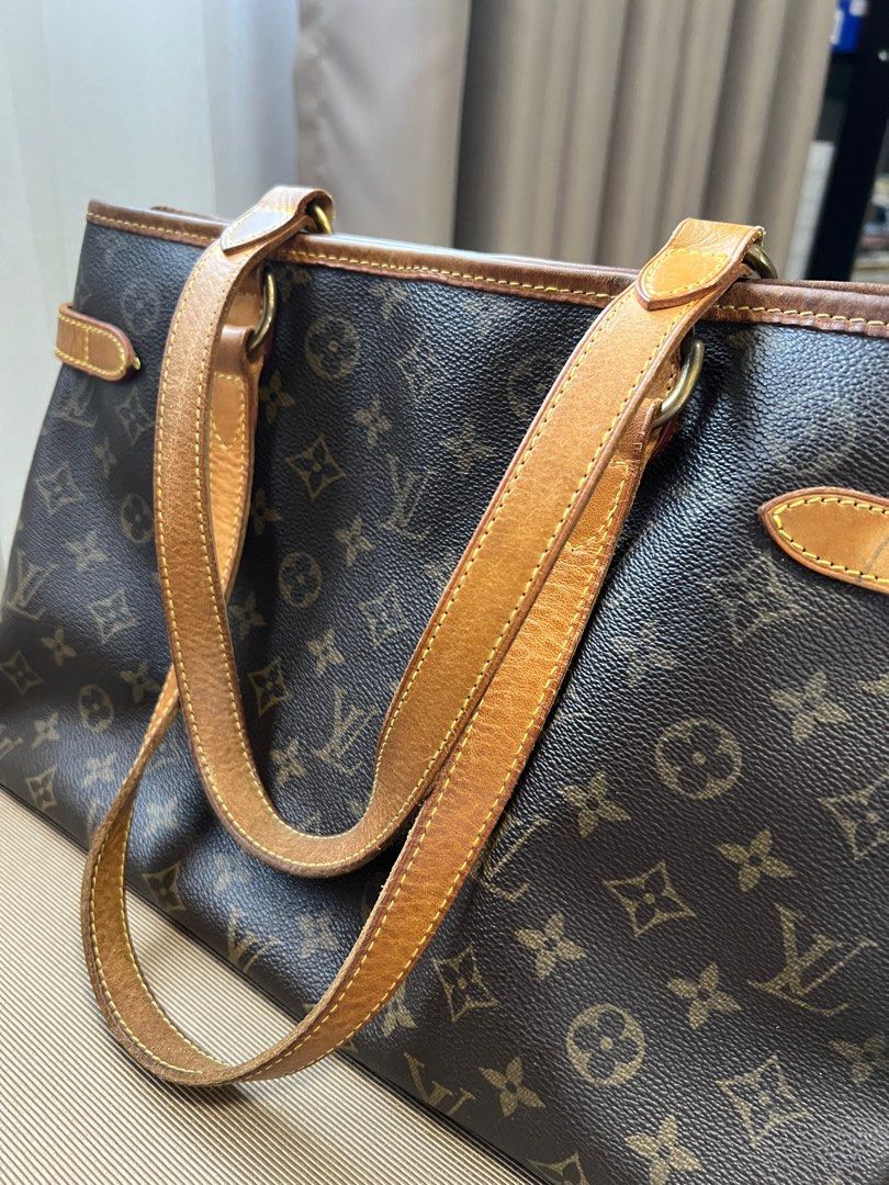 Original Louis Vuitton LV Monogram Batignolles (Category: Luxury Bags & Wallets) located in Pasig City. Submitted by alvs01 (Listing ID 1368434300, Image 2). Description: Original Louis Vuitton LV Monogram Batignolles With LV Pouch Pre Loved Item Bought in Paris Feel free to request for more photos .