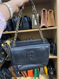 (Category: ) located in . Submitted by luxuries21 (Listing ID 1368474110, Image 1). Description: .