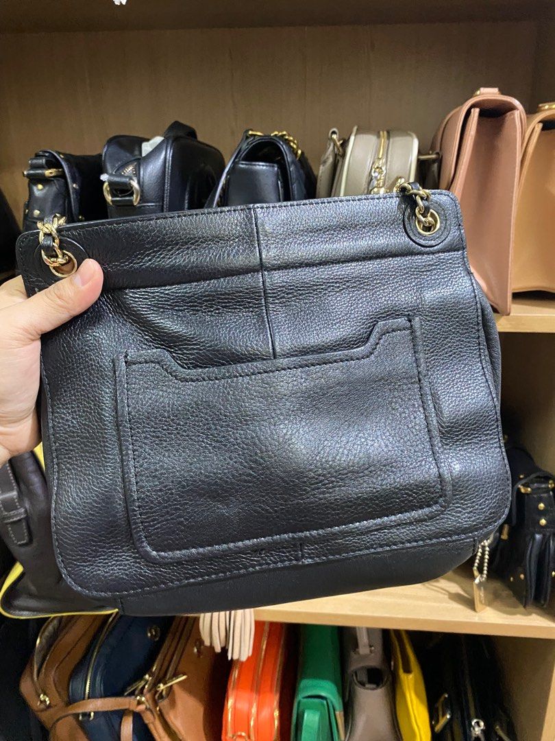 original tory burch (Category: Luxury Bags & Wallets) located in Zamboanga. Submitted by luxuries21 (Listing ID 1368474110, Image 3). Description: .
