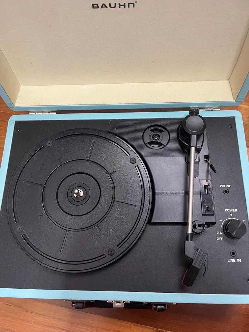 record player LP (Category: Portable Music Players) located in Singapore. Submitted by yqerjl (Listing ID 1368440521, Image 2). Description: BAUHN record player -audio is good -very easy to use and good for beginners -portable -has a vintage feel -ctb for more info meet ups at kovan mrt .
