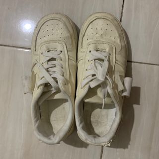 (Kategori: ) berada di . Dikirim oleh bajubekasbahagia (ID iklan 1368530057, Gambar 1). Deskripsi: .
