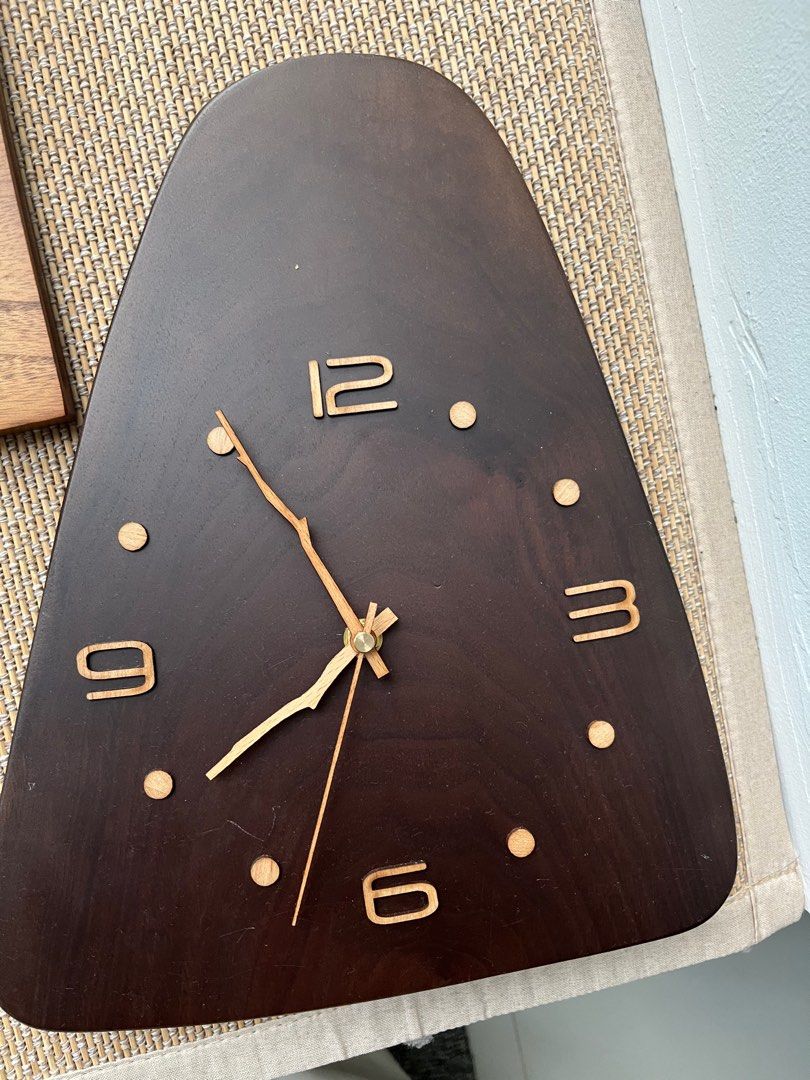 Solid wood clock (Category: Clocks) located in Singapore. Submitted by qiiiiig (Listing ID 1368399451, Image 1). Description: Actually just opened for try, feel not really match my decor😅.