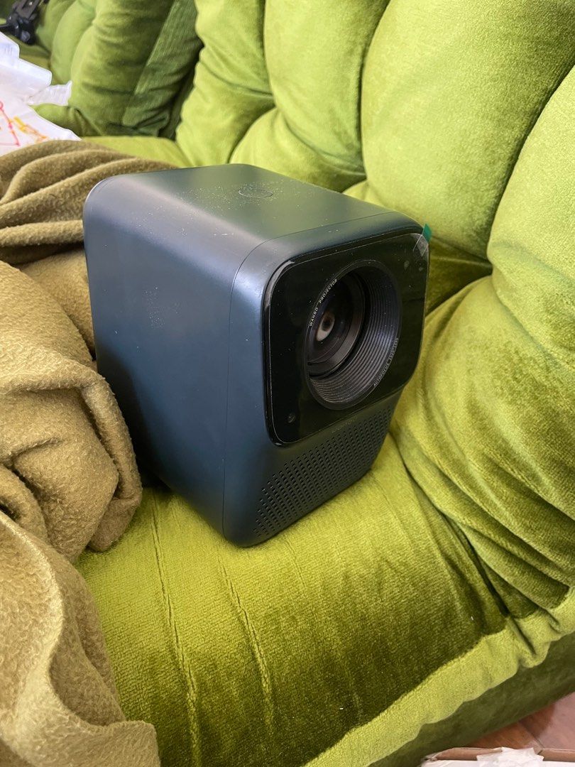 Wanbo T2 Max (Category: Projectors) located in Cagayan de Oro. Submitted by closetcleanupppp (Listing ID 1368442915, Image 2). Description: With complete inclusions.