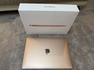 13 inch Macbook Air M1 256gb