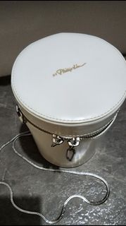 （分類：）位於 。 由 c_cc. 提交（商品編號 1368654727，圖片 1）。簡介： 。