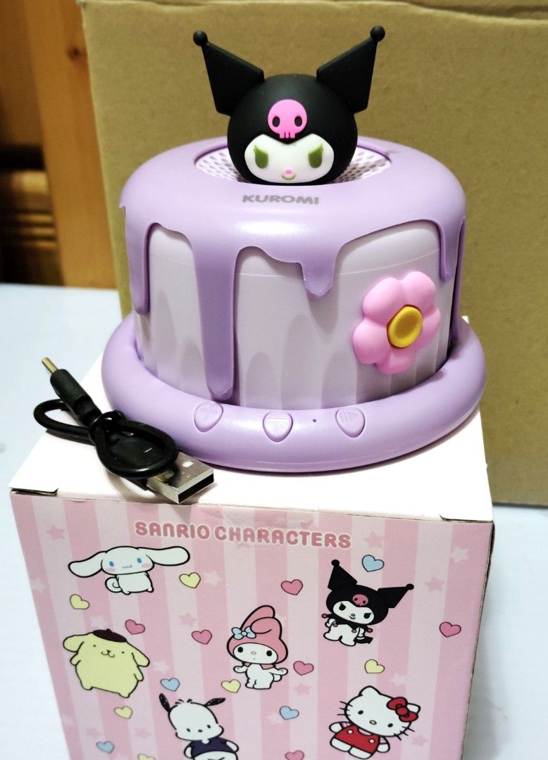 由 shecucaty (刊登 ID 1368699949，圖片 1) 提交，位於 嘉義市 (Chiayi City) 的 【含運400元】全新 正版 三麗鷗家族系列 蛋糕藍牙音箱 （庫洛米款） (類別：Soundbar、揚聲器、藍牙喇叭、耳擴)，說明：。