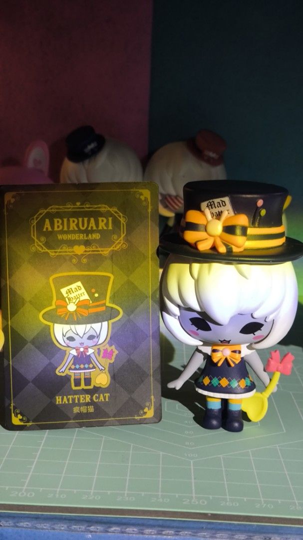 Abiruari Wonderland - Hatter Cat (Category: Designer & Blind Box Toys) located in Manila. Submitted by nekuarts (Listing ID 1368737909, Image 2). Description: .