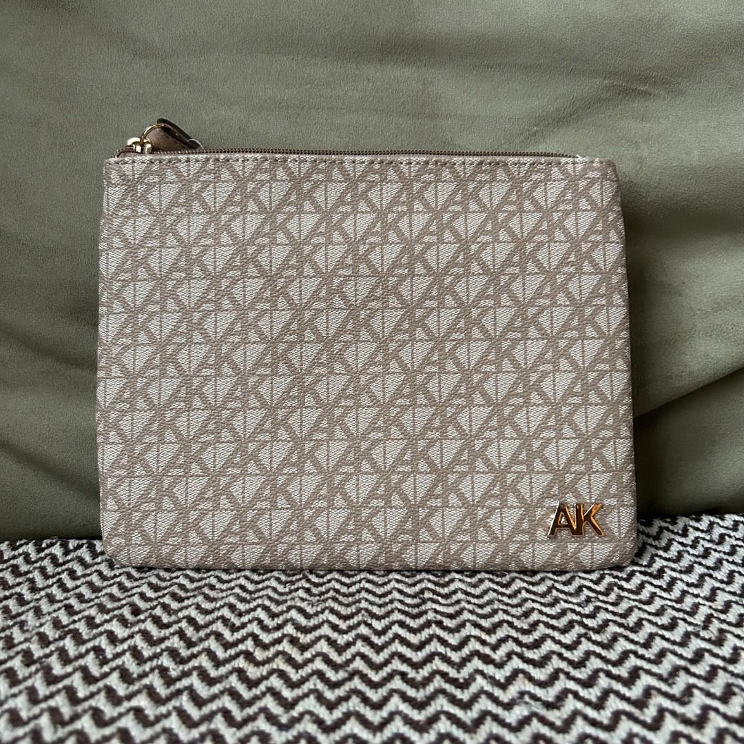 Anne Klein Wristlet (Category: Luxury Bags & Wallets) located in Paranaque City. Submitted by wolfhill (Listing ID 1368745668, Image 1). Description: 100% brand new and authentic from the USA!.