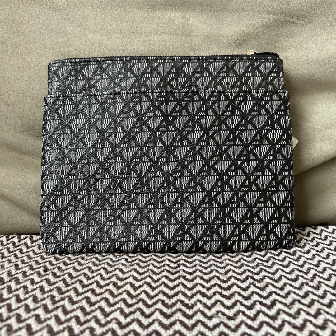 Anne Klein Wristlet (Category: Luxury Bags & Wallets) located in Paranaque City. Submitted by wolfhill (Listing ID 1368745892, Image 2). Description: 100% brand new and authentic from the USA!.