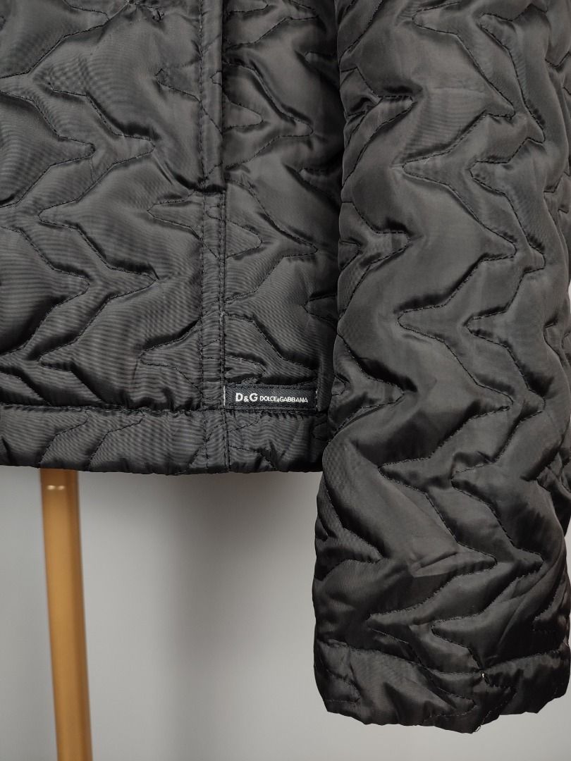 AUTHENTIC DOLCE & GABBANA QUILTED DOWN PUFFER JACKET (Category: Luxury Apparel) located in Baguio. Submitted by binibibi (Listing ID 1368744024, Image 2). Description: AUTHENTIC DOLCE & GABBANA QUILTED DOWN PUFFER JACKET (EXCELLENT CONDITION) MISSING 1 SNAP BUTTON SMALL.