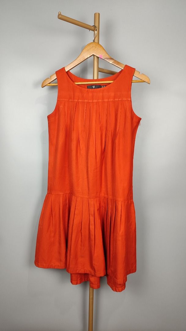AUTHENTIC UNIQLO + JIL SANDER DRESS (Category: Luxury Apparel) located in Baguio. Submitted by binibibi (Listing ID 1368748966, Image 2). Description: AUTHENTIC UNIQLO + JIL SANDER DRESS (VERY GOOD CONDITION) MEDIUM.
