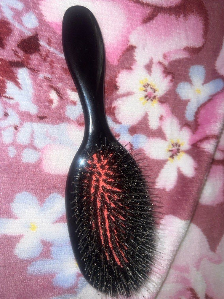 Boar bristle & Nylon Hair Brush (Category: Hair) located in Manila. Submitted by musicamae (Listing ID 1368592968, Image 2). Description: Original price is ₱215. Hardly used because I don’t know how to used it..
