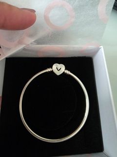 (Category: ) located in . Submitted by a.shopaholic.haven (Listing ID 1368658047, Image 1). Description: .