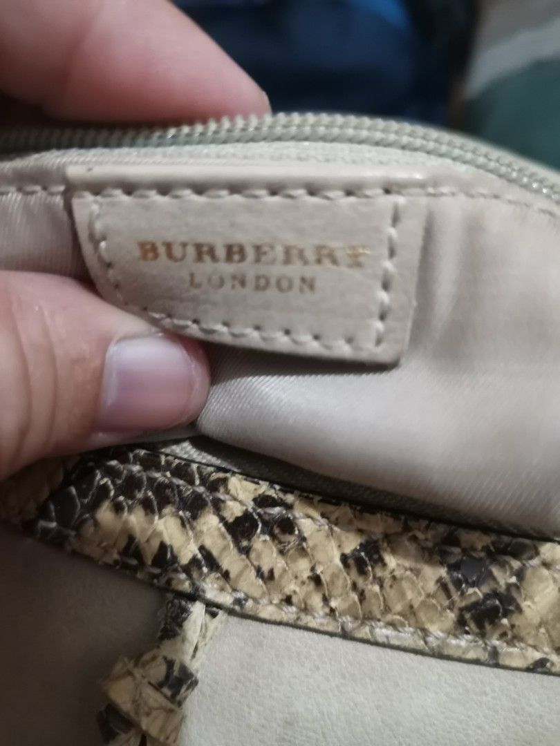 Burberry boston phyton trim bag (Category: Luxury Bags & Wallets) located in Quezon City. Submitted by emsparkle (Listing ID 1368723896, Image 1). Description: No major flaws Sign of usage only Guaranteed 💯 authentic #sale till sep 30 only.