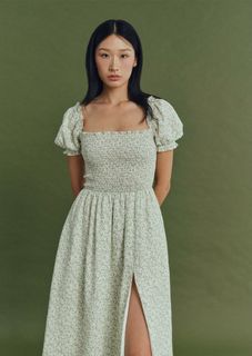(Category: ) located in . Submitted by wardrobesos (Listing ID 1368723743, Image 1). Description: .