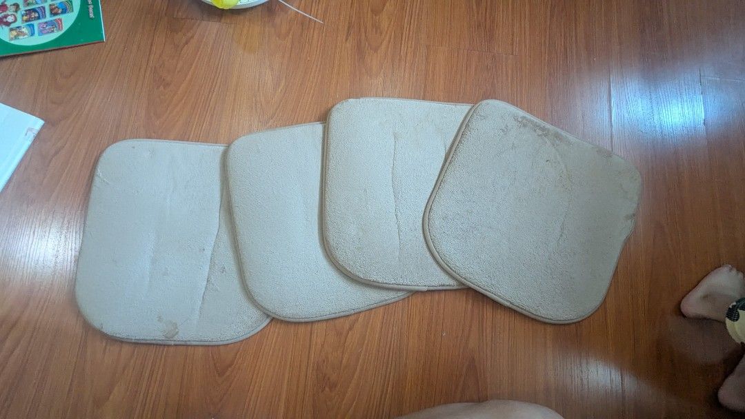 Chair Pads (Category: Chairs) located in Las Pinas. Submitted by declutteryng12 (Listing ID 1368688834, Image 2). Description: As is where is Chair pads - 150 for 4 pcs Location: Boni, Mandaluyong MOP: Gcash or BDO Pickup/ Shipping c/o Buyer.