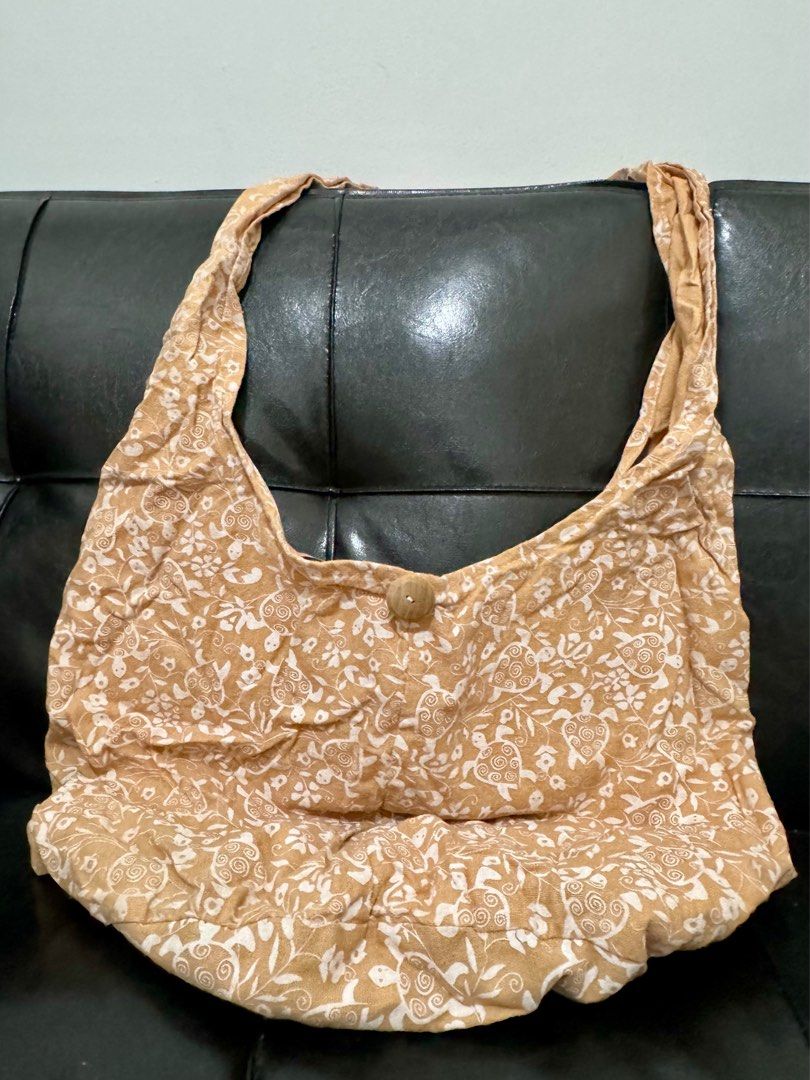 Cloth hobo bag from Thailand (Category: Cross-body Bags) located in Mandaluyong City. Submitted by oursharedcloset (Listing ID 1368700438, Image 3). Description: Unused, clean inner.