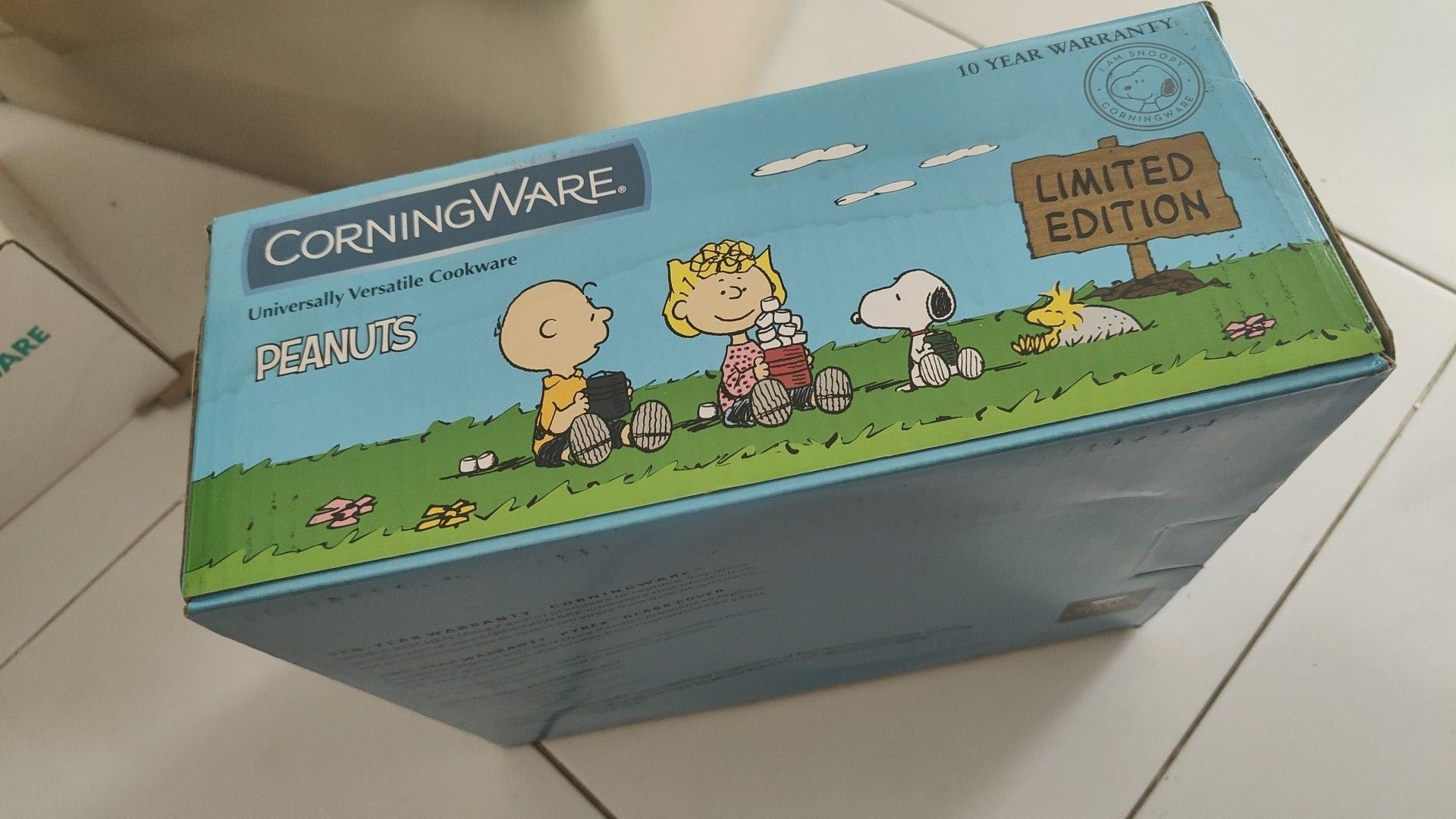 Corningware (Category: Bathroom & Kitchen Fixtures) located in Singapore. Submitted by lw2009 (Listing ID 1368683081, Image 2). Description: .