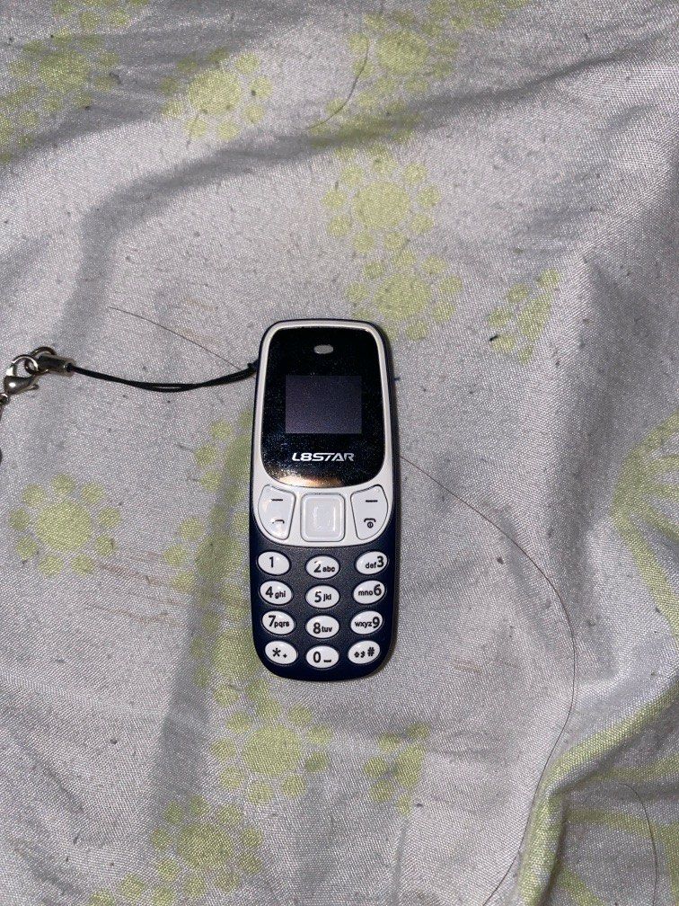 Dual sim mini phone (Category: Early Generation Mobile Phones) located in Manila. Submitted by eileensshoponlineshop (Listing ID 1368759829, Image 1). Description: .