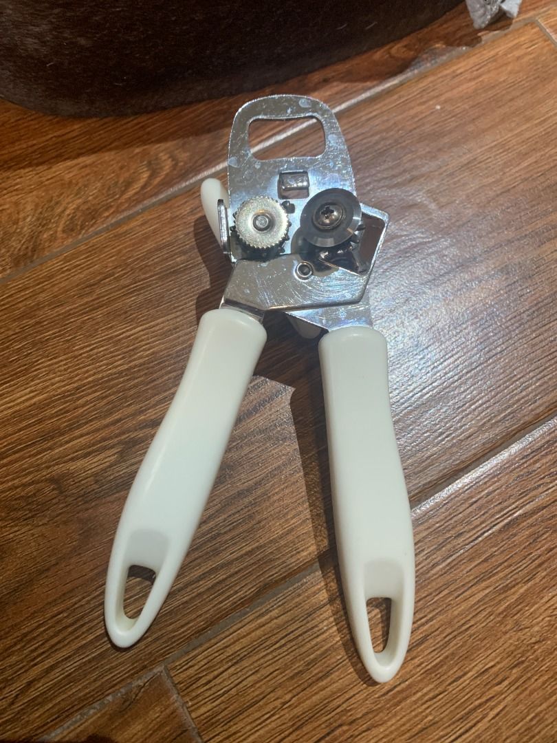 dual-purpose: can opener + bottle opener (Category: Cookware & Accessories) located in Marikina City. Submitted by theflos (Listing ID 1368669139, Image 1). Description: .