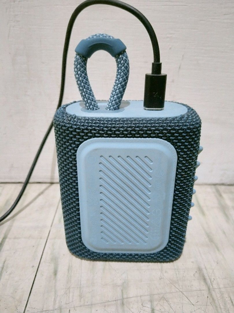 JBL Bluetooth speaker (Category: Portable Audio Accessories) located in Binan City. Submitted by scuteriztha (Listing ID 1368628060, Image 3). Description: Bluetooth speaker seldom used orig price 2k 1.5k only dm for interested 09554677103.