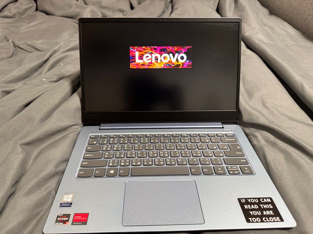由 frhg741852963 (刊登 ID 1368748059，圖片 2) 提交，位於 台北市 (Taipei) 的 Lenovo 530s 14ARR 筆電 (類別：電腦)，說明：售 聯想ideapad 530s-14ARR R5 2500u/Vega8內顯/16G/256GB 如圖所示，外觀上保存良好 A面及C面有包膜 有些許使用痕跡 但是整體來說算很乾淨 有做過一些升級 例如記憶體升級至16GB(8Gx2） 螢幕今年3月中有更換升級成群創72%NTSC面板 網卡升級成Wifi6E Intel AX210 電池也剛更換全新的，以及重新上散熱膏 會附上兩個原廠45w及65w充電器（一大一小） 售6000元可小議價 新北雙和自取佳，外縣市寄送先匯款（運費另計） 詐騙勿擾 謝謝^_^。