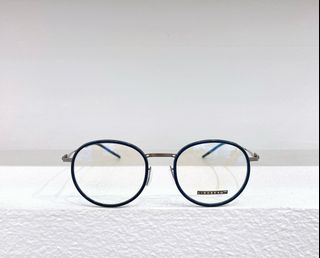(Category: ) located in . Submitted by sunglasses.versionsale (Listing ID 1368678632, Image 1). Description: .
