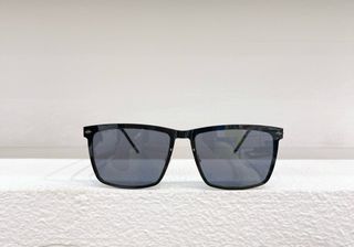 (Category: ) located in . Submitted by sunglasses.versionsale (Listing ID 1368712163, Image 1). Description: .