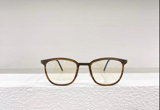 (Category: ) located in . Submitted by sunglasses.versionsale (Listing ID 1368667316, Image 1). Description: .