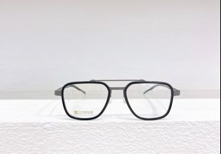 (Category: ) located in . Submitted by sunglasses.versionsale (Listing ID 1368670119, Image 1). Description: .