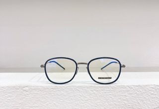 (Category: ) located in . Submitted by sunglasses.versionsale (Listing ID 1368676772, Image 1). Description: .
