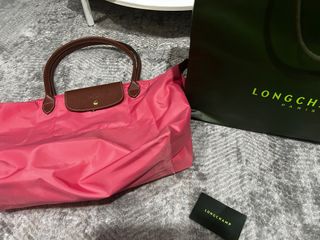 (Category: ) located in . Submitted by preloved_coll (Listing ID 1368671902, Image 1). Description: .