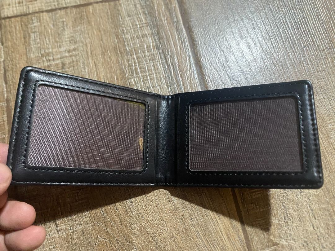 LTO black driver's license holder wallet (Category: Wallets & Card Holders) located in Marikina City. Submitted by theflos (Listing ID 1368685931, Image 2). Description: .