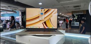 Macbook air m2 15inch (256gb/8gb) / Starlight / Complete package
