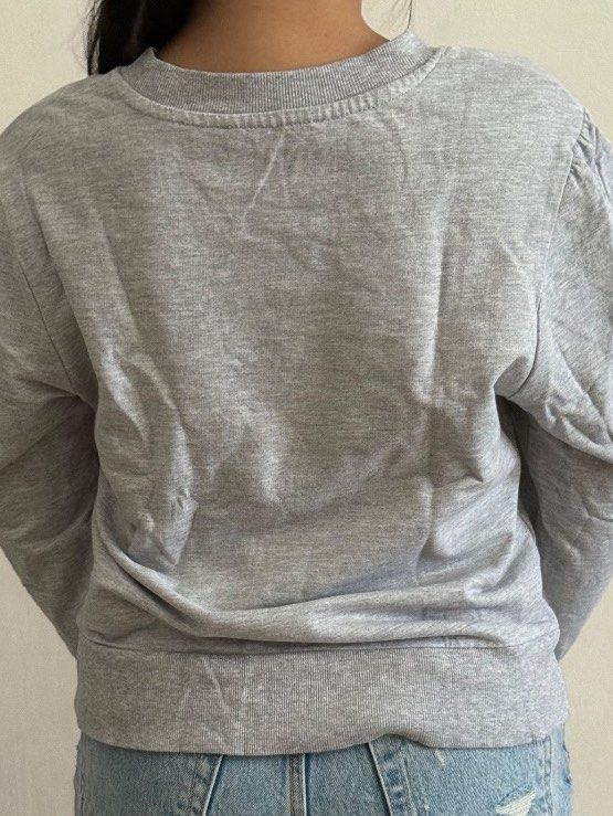 Mango Pullover - Size Small (Category: Longsleeves) located in Manila. Submitted by iwearclothingph (Listing ID 1368278684, Image 2). Description: Stretchable. Like new. Best for small-medium frames Model Height: 4'11" Model Size: B:32" W:26" H:36".