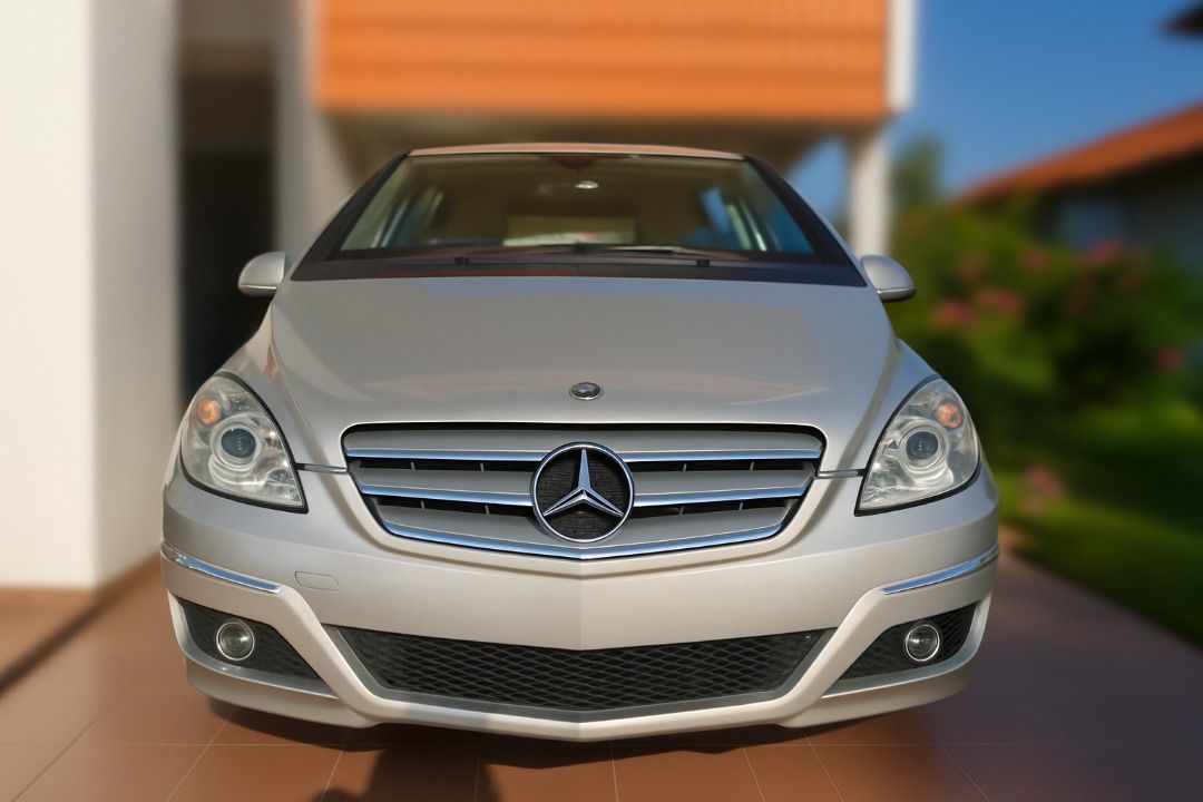 Mercedes-Benz B-Class B200 (A) (Category: Used Cars) located in Singapore. Submitted by maozermao (Listing ID 1357979916, Image 1). Description: Well maintained and meticulously serviced. Full service records available, Unit in superb condition. Replaced radio to Android octa core unit with wireless CarPlay and 360vr camera. Vehicle starts reliably and drives well. Aircon cold and working. Viewing by appointment only 2.0 L 4 cylinders engine prod