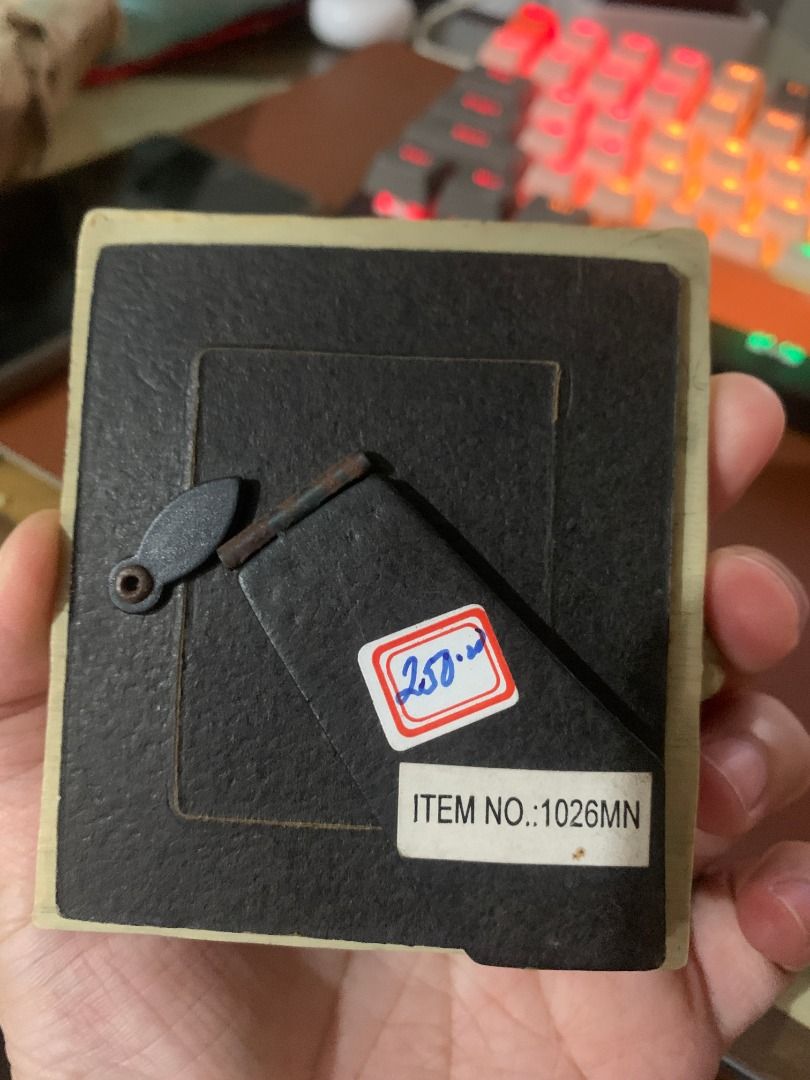 mini picture frame 3x3.5" (Category: Frames & Pictures) located in Marikina City. Submitted by theflos (Listing ID 1368713525, Image 2). Description: .
