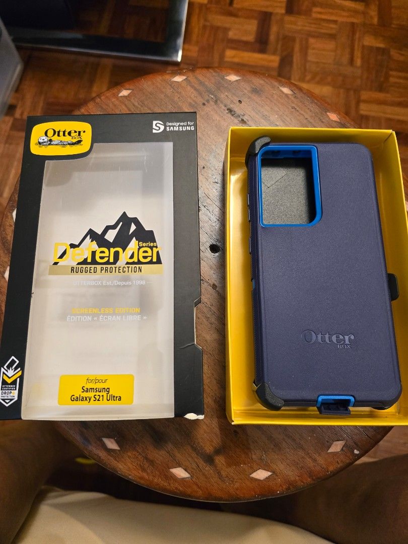 Otter case for Samsung Galaxy S21 (Category: Cases & Sleeves) located in Makati City. Submitted by nelsonl4 (Listing ID 1368657785, Image 2). Description: Unused Otter case Heavy duty and tough Protection.