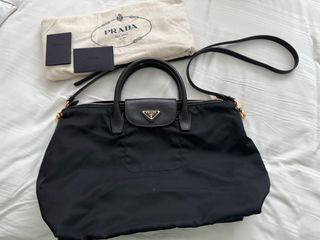 (Category: ) located in . Submitted by fashion33 (Listing ID 1368674601, Image 1). Description: .