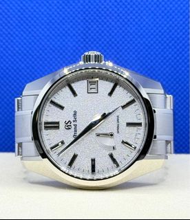 (Category: ) located in . Submitted by cwxwatches (Listing ID 1365426559, Image 1). Description: .