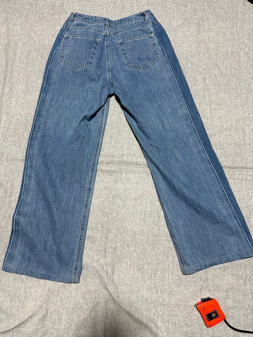 Studio Doe Striped Straight Relaxed Leg Jeans (Category: Jeans) located in Makati City. Submitted by graybedsheet (Listing ID 1368694464, Image 2). Description: W26 L27 I27 .