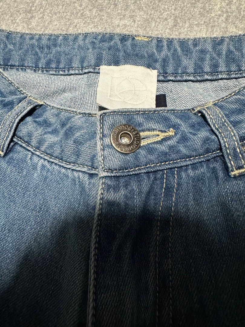 Studio Doe Striped Straight Relaxed Leg Jeans (Category: Jeans) located in Makati City. Submitted by graybedsheet (Listing ID 1368694464, Image 3). Description: W26 L27 I27 .