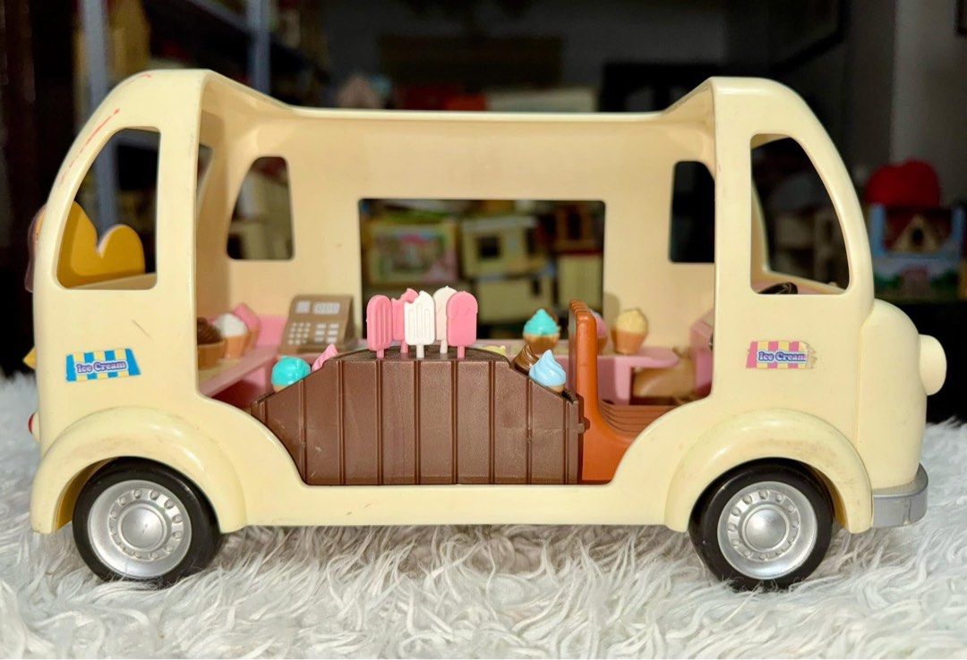 Sylvanian Families Ice cream Van (Category: Kids Toys) located in San Fernando. Submitted by mgpy08 (Listing ID 1368581394, Image 3). Description: Preloved Ice cream van set Non sf accesories .