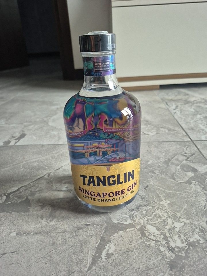 Tanglin Singapore Gin Lotte Changi Edition exclusive, Food
