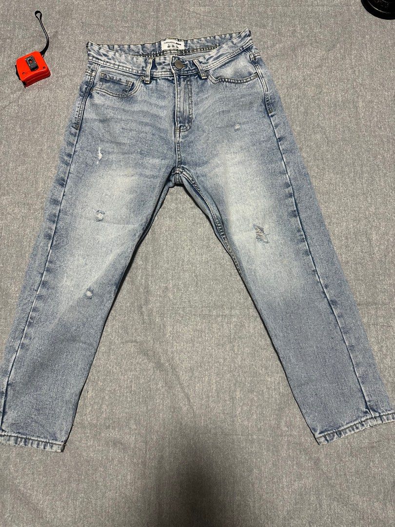 Terranova Ripped Relaxed Light Blue Jeans (Category: Jeans) located in Makati City. Submitted by graybedsheet (Listing ID 1368694205, Image 1). Description: W28 L35 I34 H31.