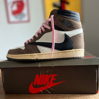 (Category: ) located in . Submitted by snkr_hq (Listing ID 1368538838, Image 1). Description: .
