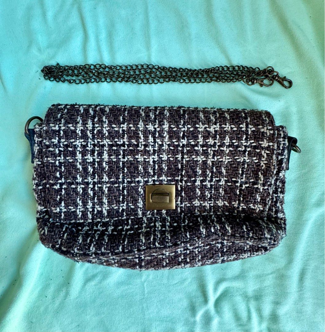 Two-way sling or clutch brown bag (Category: Cross-body Bags) located in Mandaluyong City. Submitted by oursharedcloset (Listing ID 1368699179, Image 3). Description: .