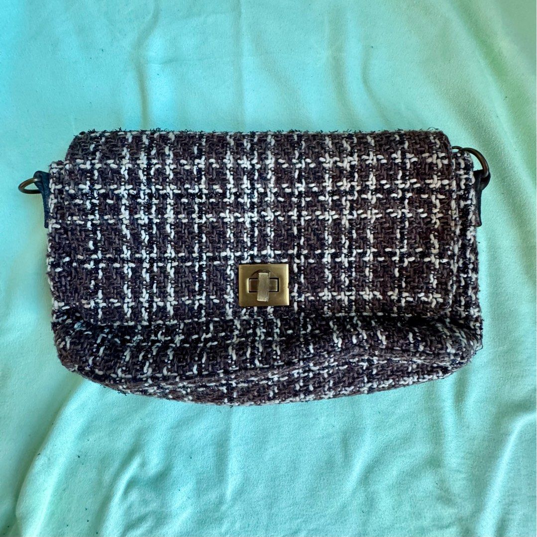 Two-way sling or clutch brown bag (Category: Cross-body Bags) located in Mandaluyong City. Submitted by oursharedcloset (Listing ID 1368699179, Image 2). Description: .